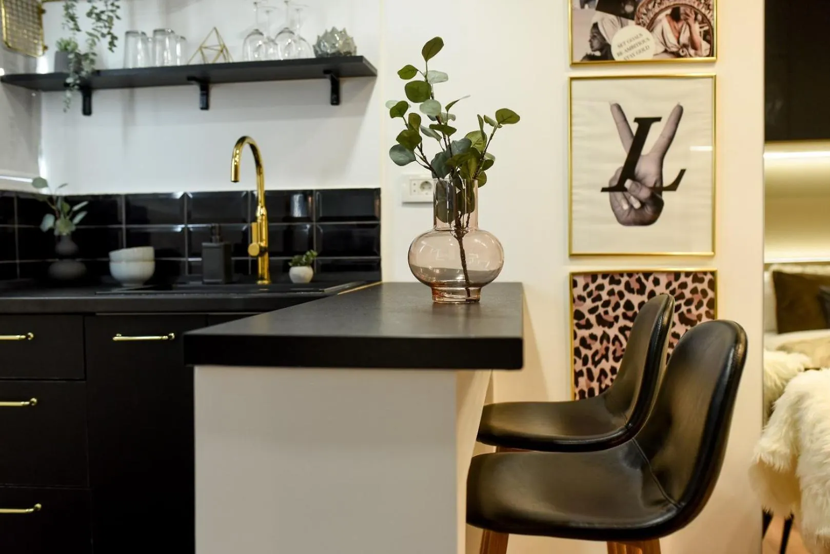 Calea Victoriei Elegance - Modern Studio Bucharest