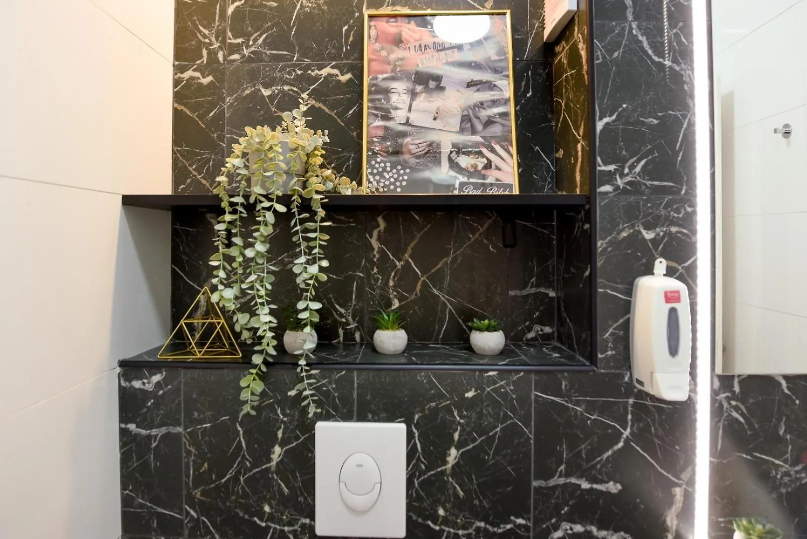 Apartment Calea Victoriei Elegance - Modern Studio Bucharest