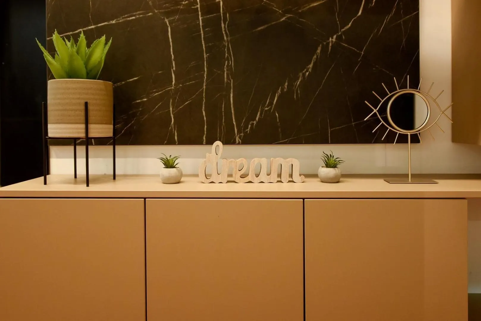 Calea Victoriei Elegance - Modern Studio Bucharest Apartment